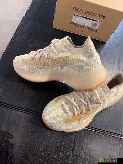 yeezy380 蜜桃粉与白色：高清精品解析全呈现