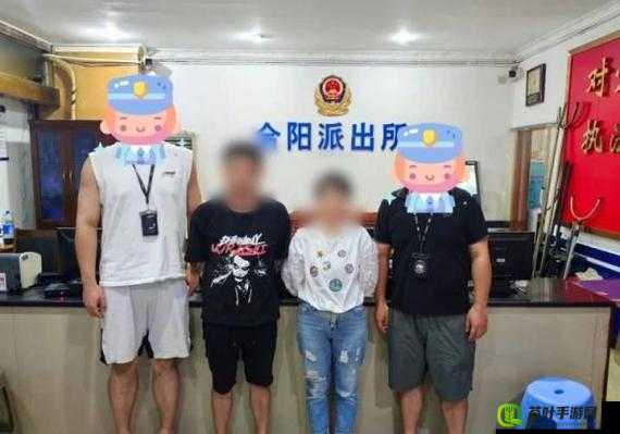 在线美女深夜私密互动：夜月裸聊直播火热进行中